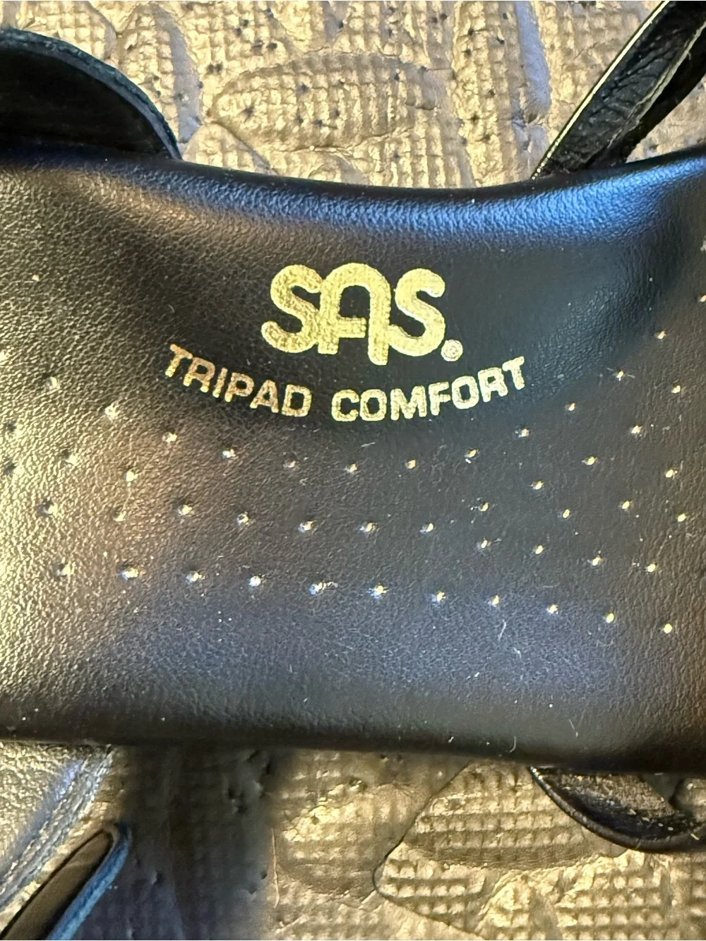 SAS Strappy Black Patent Leather Quarter Strap Wedge Sandals Size 9 EUC